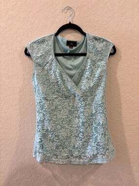 IZ Byer California Women's Sleeveless Light Blue Floral Lace Overlay Blouse